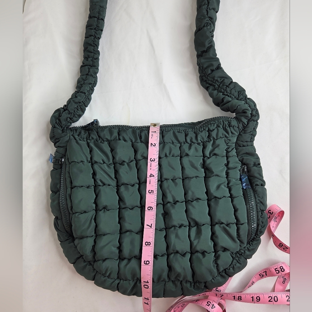 NWOT Urban Expressions Tamsin Quilted Green Hobo Bag Aprox 10"x12"inch - Picture 3 of 13